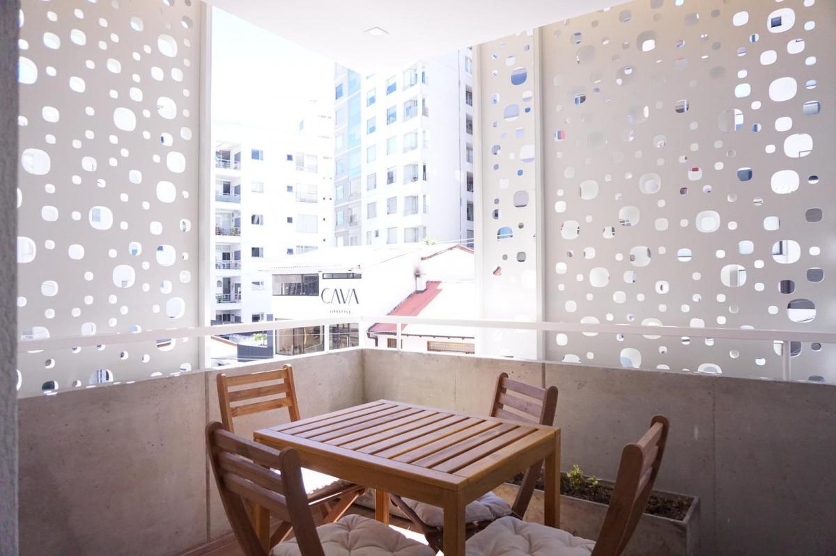 Departamento en Venta con Balcón por Estrenar Sector Gonzalez Suarez — imagen 4