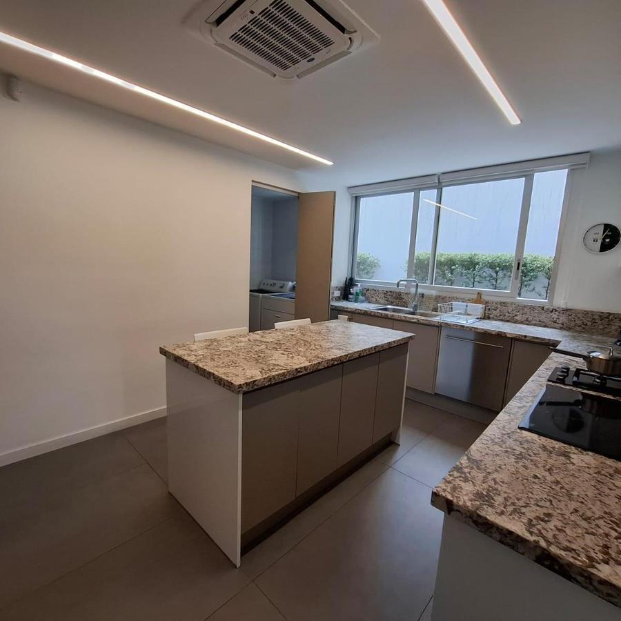 Departamento con Jardin y Acceso a Parque Privado Jardines del Este, Cumbayá — imagen 3