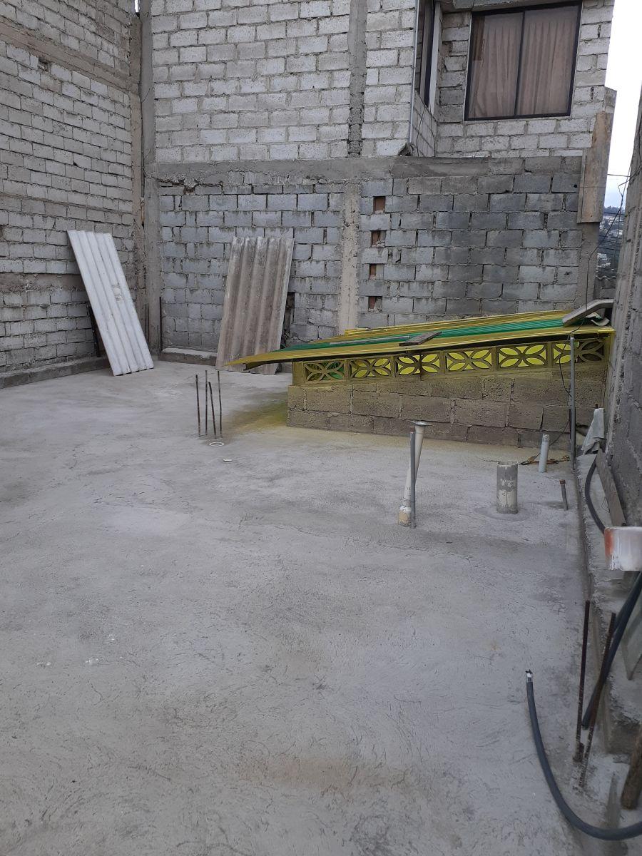 Vendo Casa Esquinera, Rentera con 3 Dptos Independientes y con 137 m² de Terreno Carapungo, Etapa F. Provincia de Pichincha — imagen 5