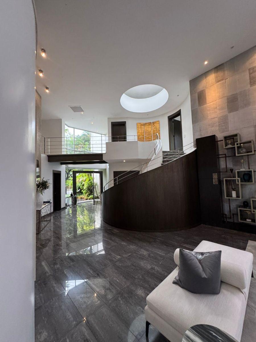 Casa con 3 Recámaras en 700 m² en Venta y Alquiler, Amoblada Samborondón, Guayas — imagen 3