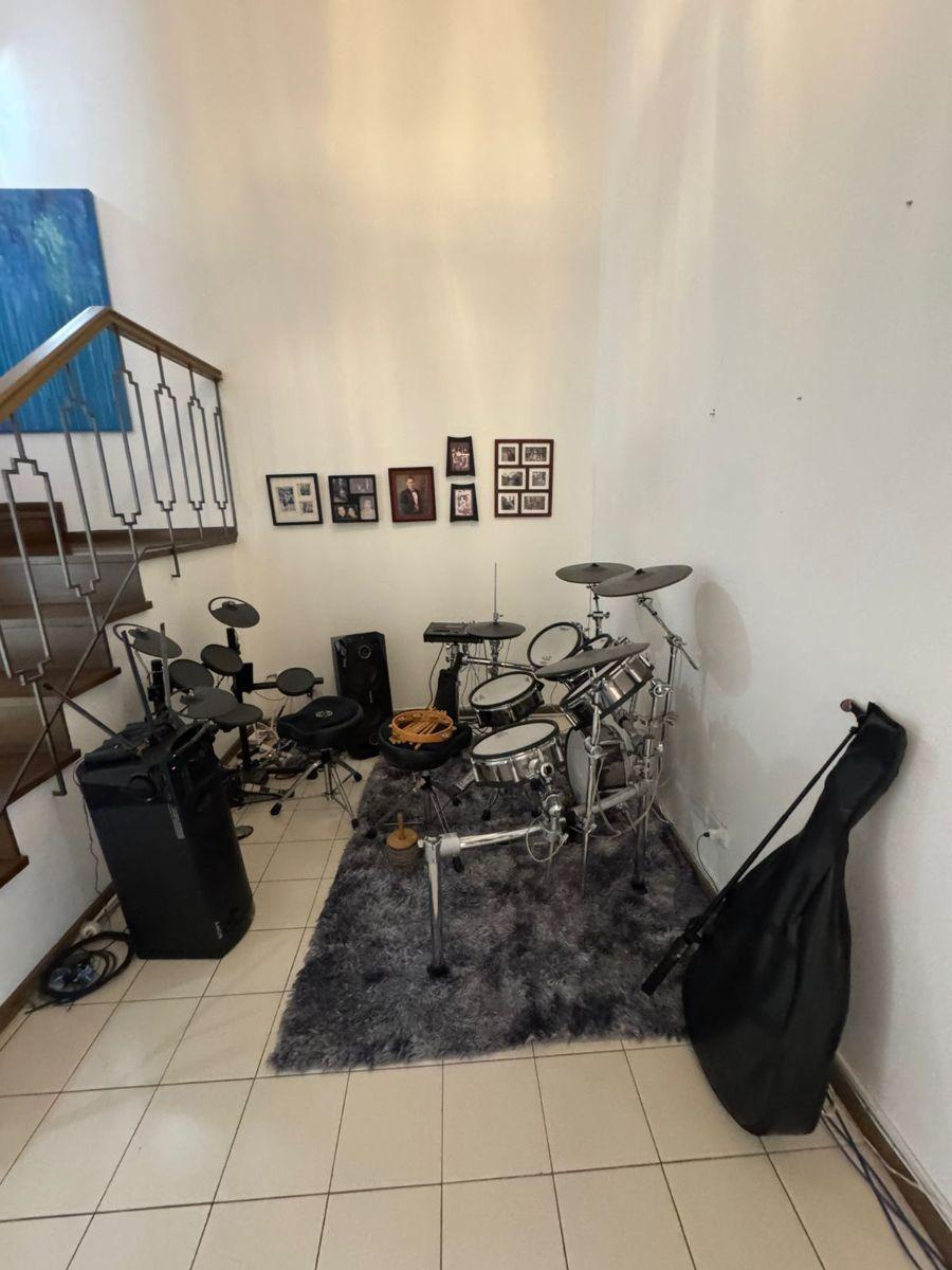 Casa con 300 m² y 4 Habitaciones en Venta y Alquiler, Samborondón, Piscina, Guayas — imagen 4