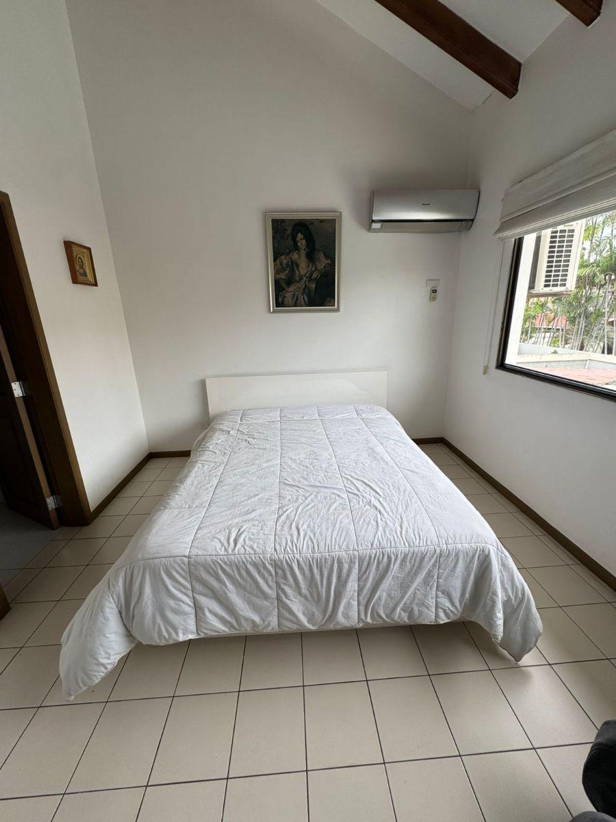 Casa con 300 m² y 4 Habitaciones en Venta y Alquiler, Samborondón, Piscina, Guayas — imagen 3
