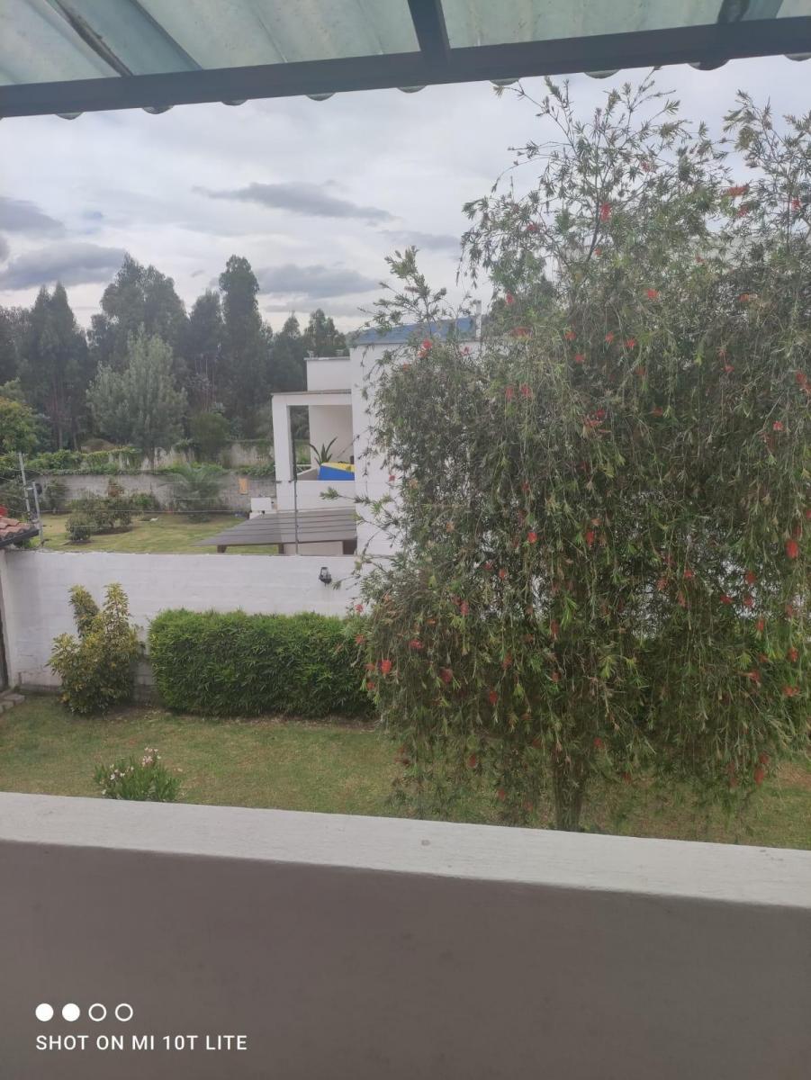 Vende Hermosa Casa de 4 Dorm. en El Valle de Los Chillos de 500 m — imagen 4