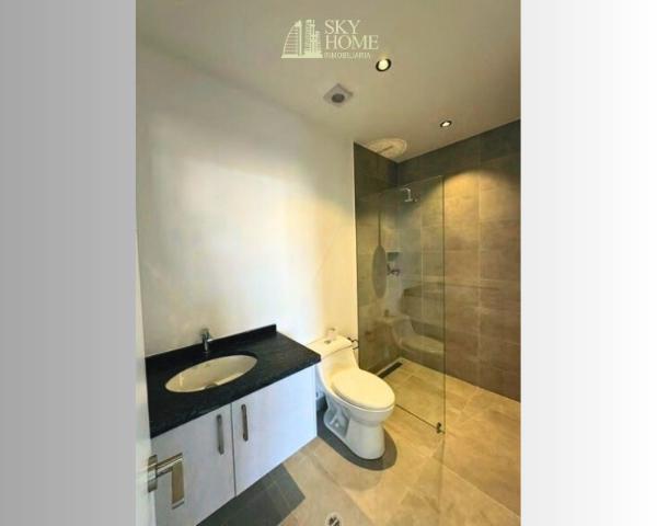 Casa Moderna en Cumbayá, Condominio Privado – 3 Dorm. con Baño y Acabados de Lujo — imagen 4