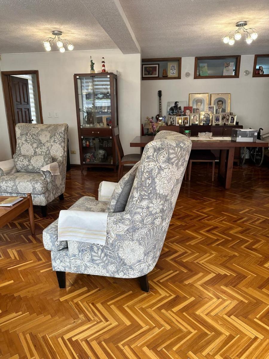 Se Vende Departamento Al Frente del Condado Shopping — imagen 3