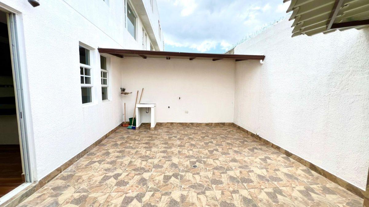 Casa con 182 m² Terreno, 3 Habitaciones en Venta en Centro de Cayambe — imagen 3