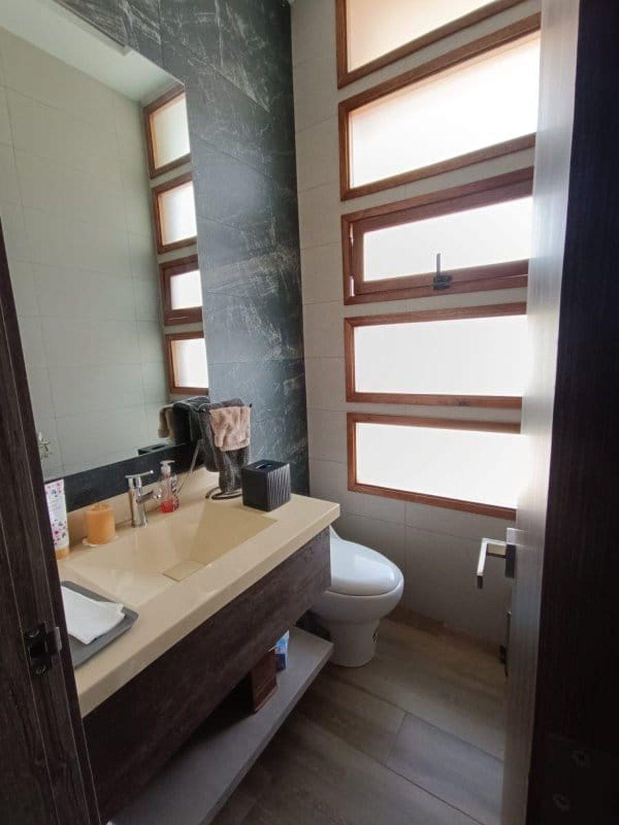 Altavista de Nayon en Venta Casa de 4 Habitaciones — imagen 3