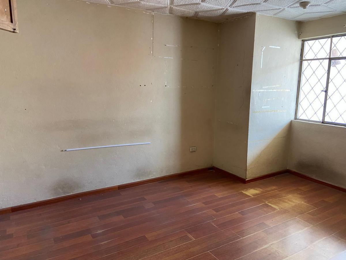 Casa Rentera, Sector Mercado 3 de Noviembre, Azuay — imagen 4