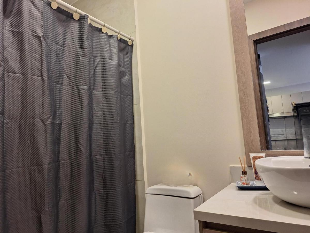 Suite de Venta en Edificio Moderno — imagen 3