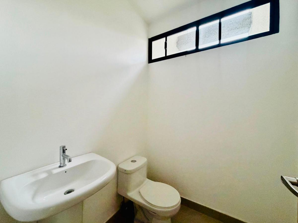 Departamento Planta Baja a Pocos Pasos del Liceo Panamericano, Guayas — imagen 5