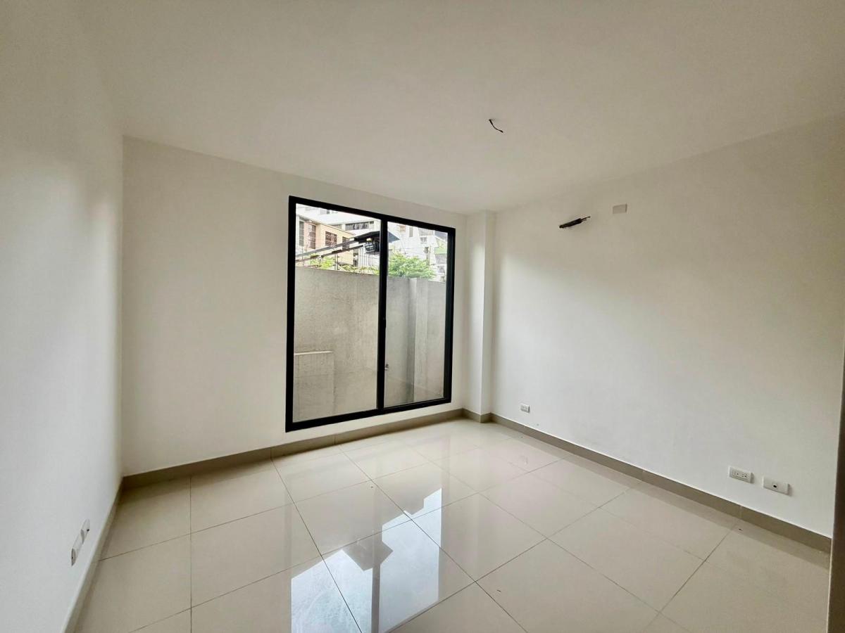 Departamento Planta Baja a Pocos Pasos del Liceo Panamericano, Guayas — imagen 3