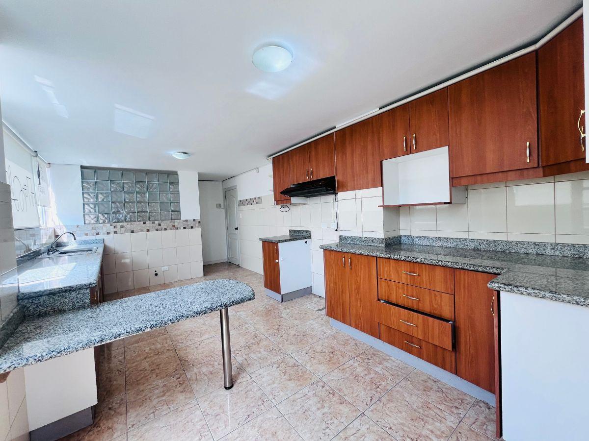 En Venta Departamento Urbanización El Condado 3 Habitaciones 2 Estacionamientos — imagen 5