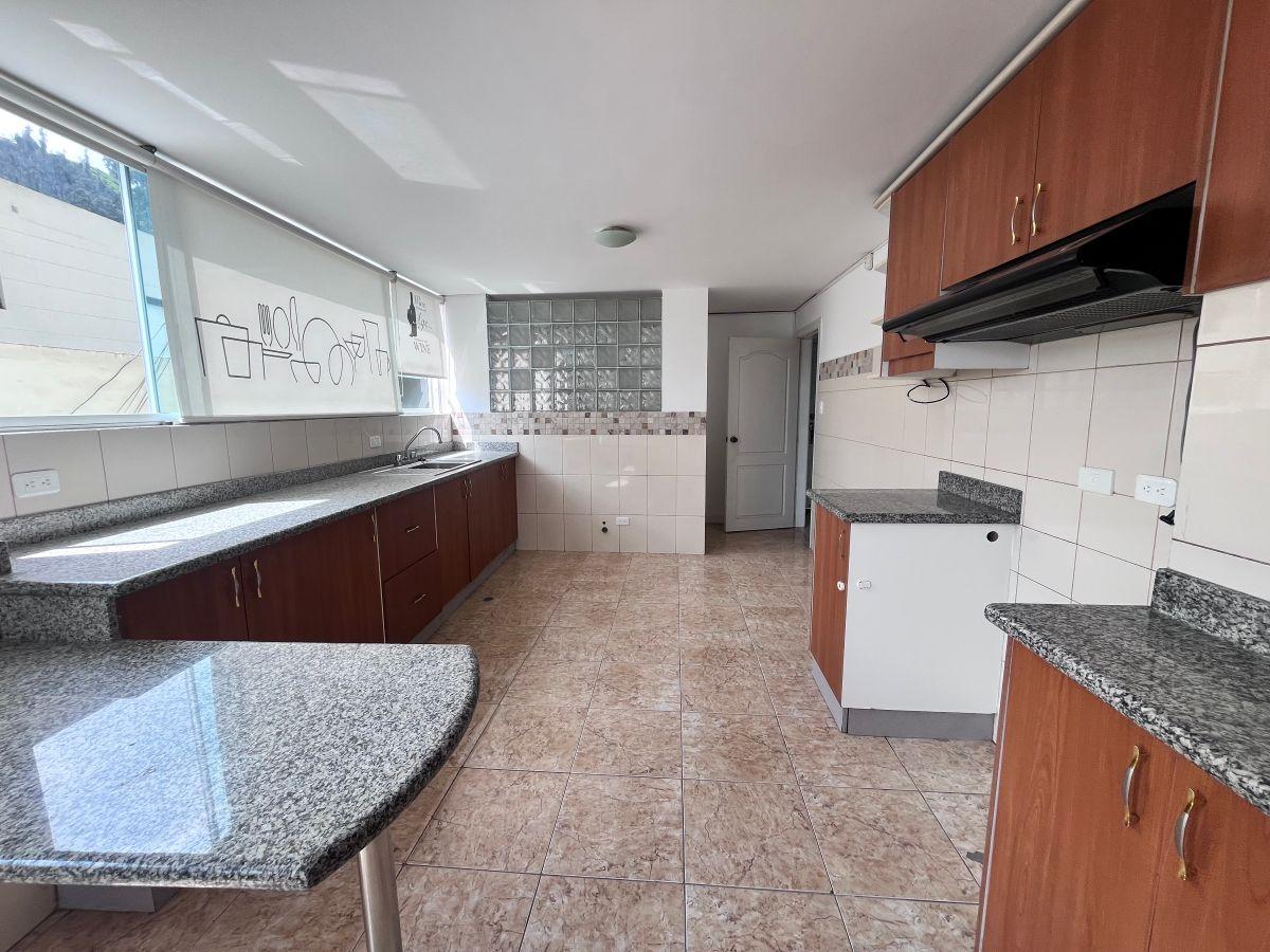 En Venta Departamento Urbanización El Condado 3 Habitaciones 2 Estacionamientos — imagen 3