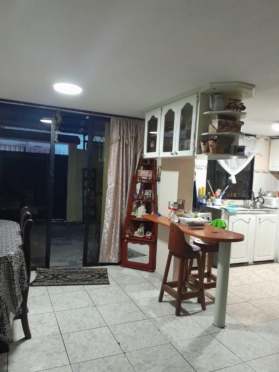 Vendo Urgente, Casa 2 Plantas en Conjunto de 10 Casas, en Calderon Calle La Union y Geovanny Calles — imagen 6