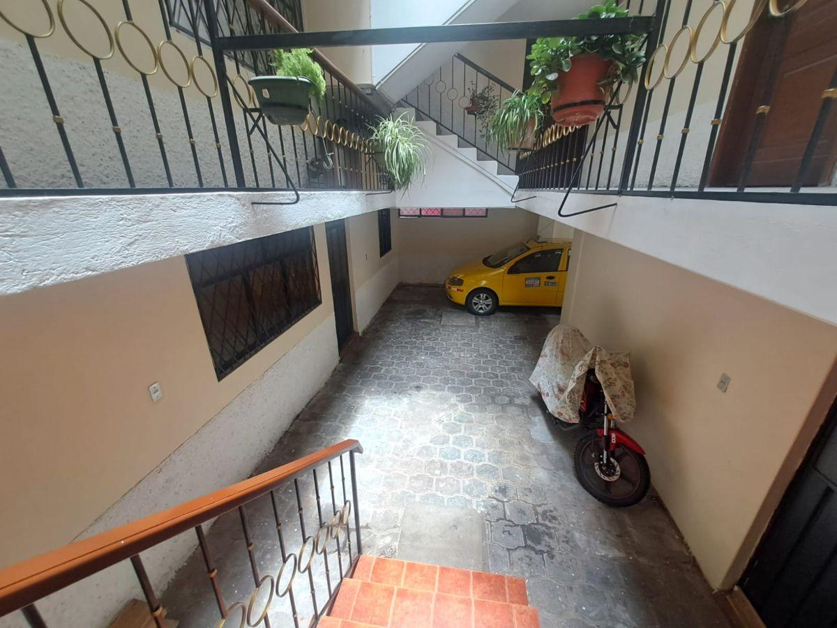 Casa Amplia Rentera de 8 Departamentos — imagen 5