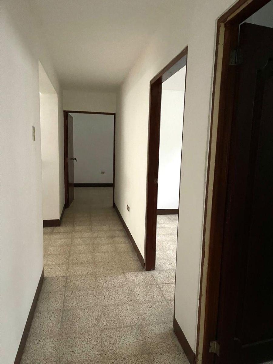 Lomas de Urdesa, Vendo Departamento Segundo Nivel. Sector Porton de Las Lomas. Guayas — imagen 3