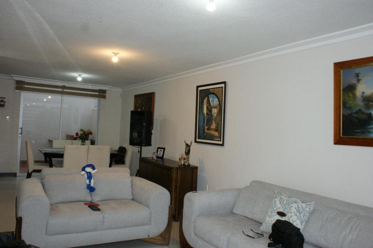 Venta - Casa - Acabados de Lujo - Pomasqui - Norte - Quito — imagen 5