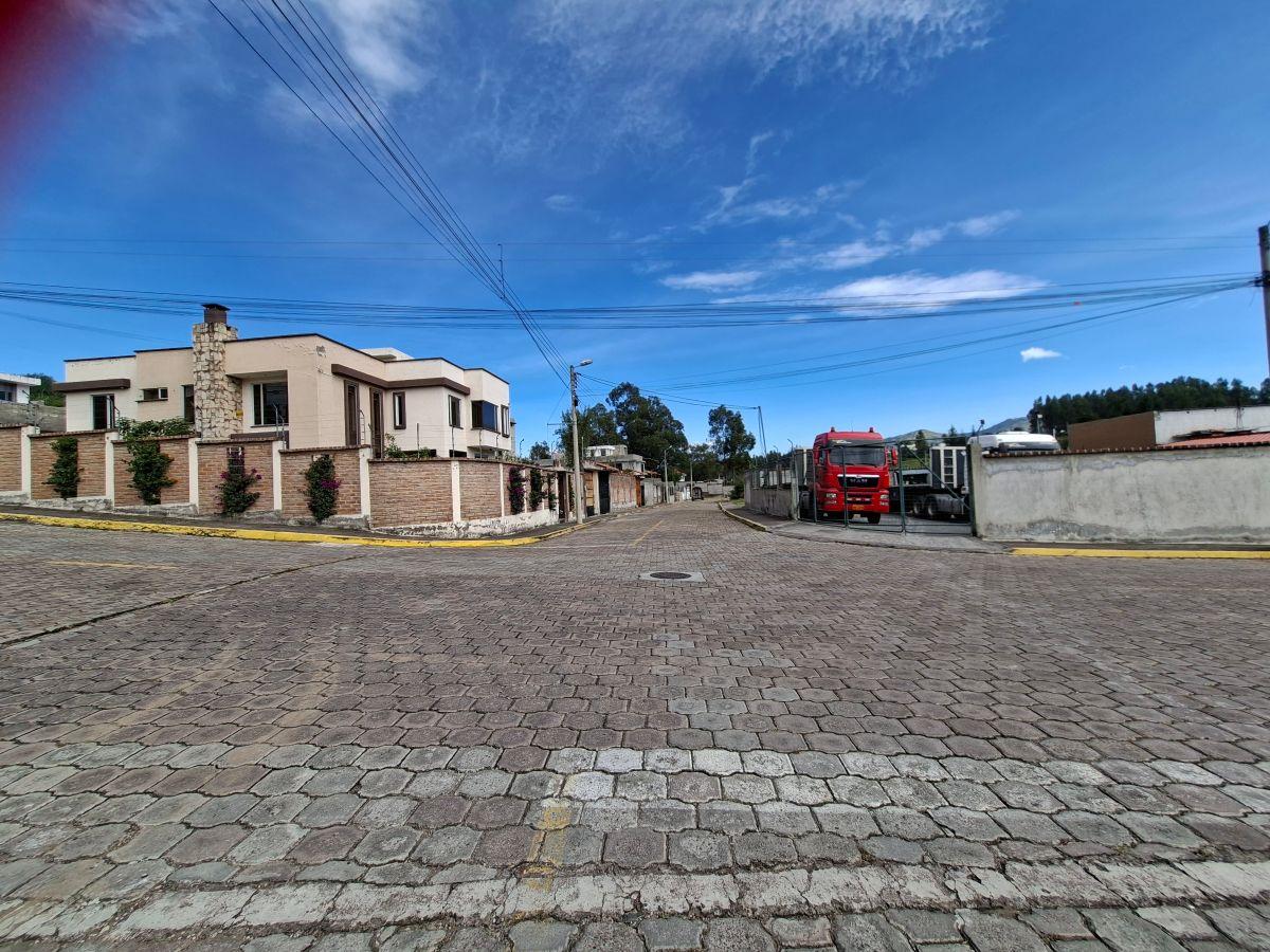 Terrenos Desde 300 m² con Servicios Completos y Biess | a 4 Minutos del Colibrí — imagen 9