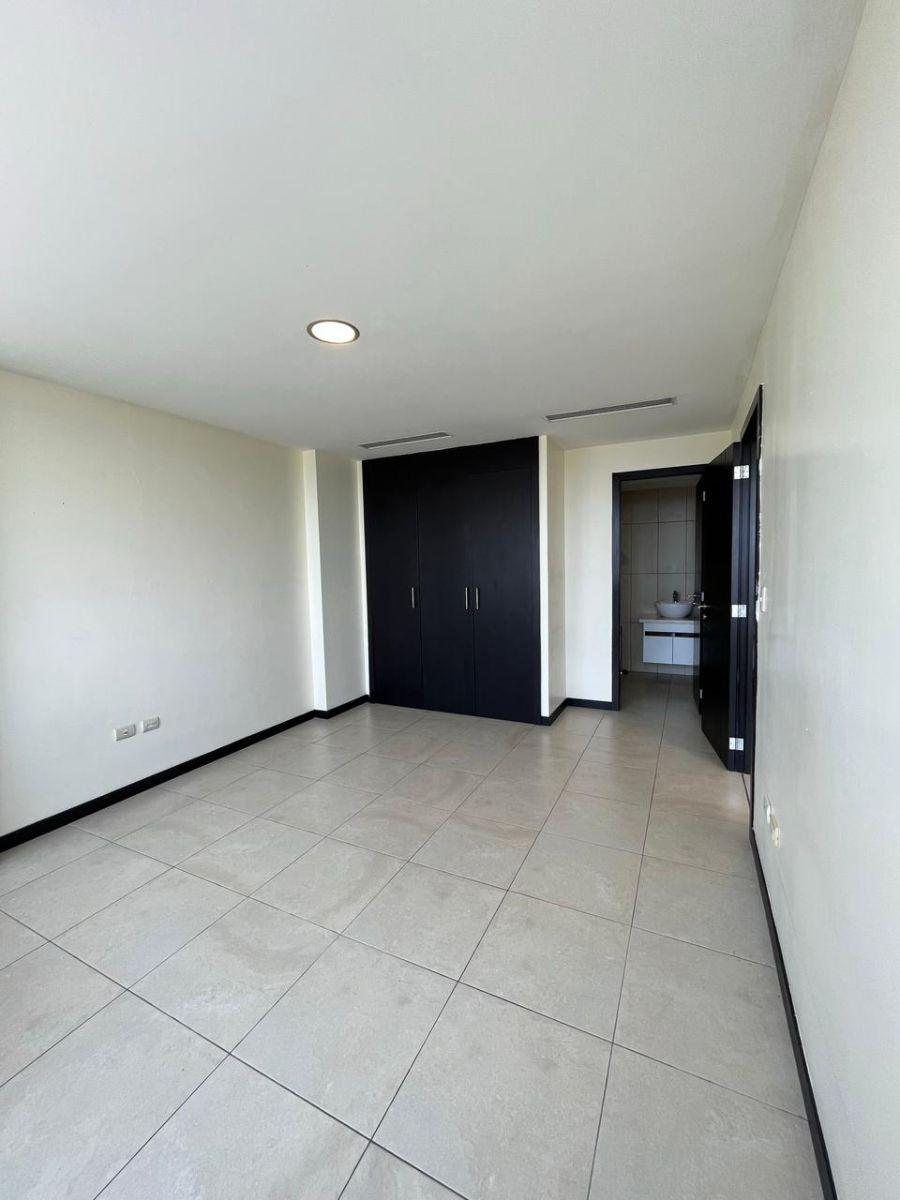 Vendo Departamento en Puerto Santa Ana, Parqueo, Bellini, Guayas — imagen 5