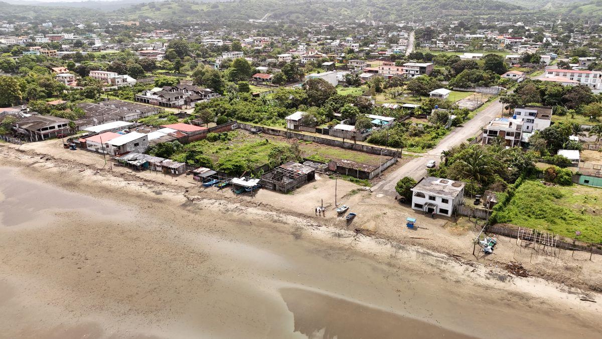 Terreno en Venta - Atacames / Frente Al Mar - J. Delgado — imagen 4