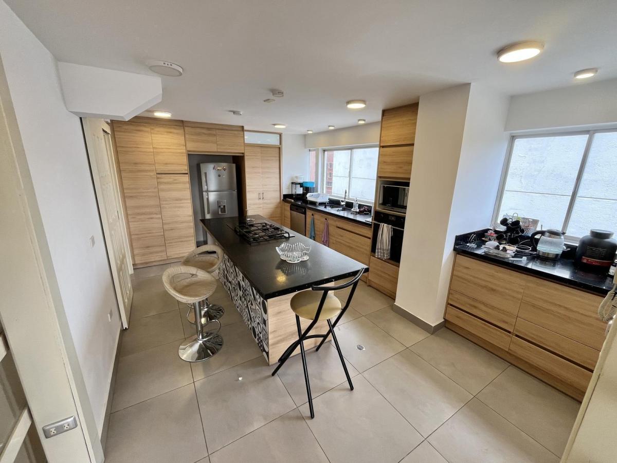 Departamento de Venta Semi Remodelado con Vista a Guápulo Sobre Gonzalez Suarez — imagen 4