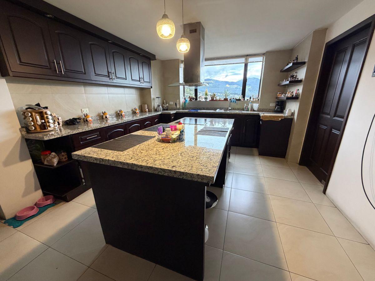 Departamento en Venta 3 Dorm. Amplia Terraza con Vista, Urbanización El Condado — imagen 3