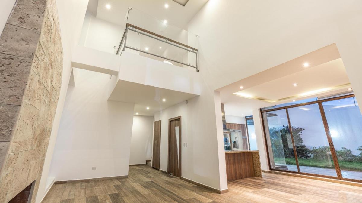 Miravalle, Casa 4 Dorm. con Baño, Jardin de 150 m, Vista Espectacular — imagen 5