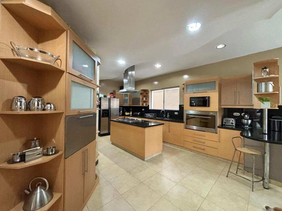 Samborondón Km 3.5, Urb. San Isidro Casa en Venta, Guayas — imagen 4