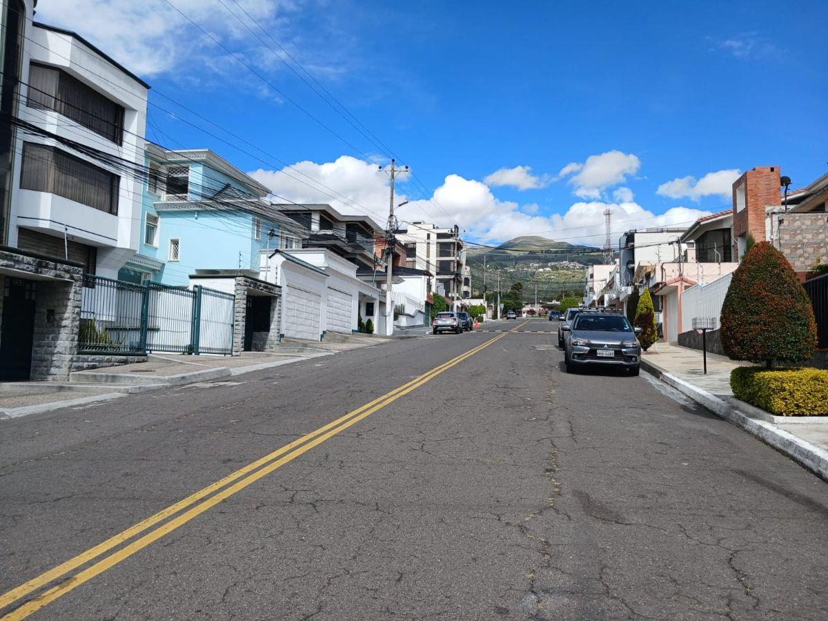 Vendo Departamento en El 4 Piso Sin Ascensor de 2 Dorm. urb. El Condado, Primera Etapa — imagen 5