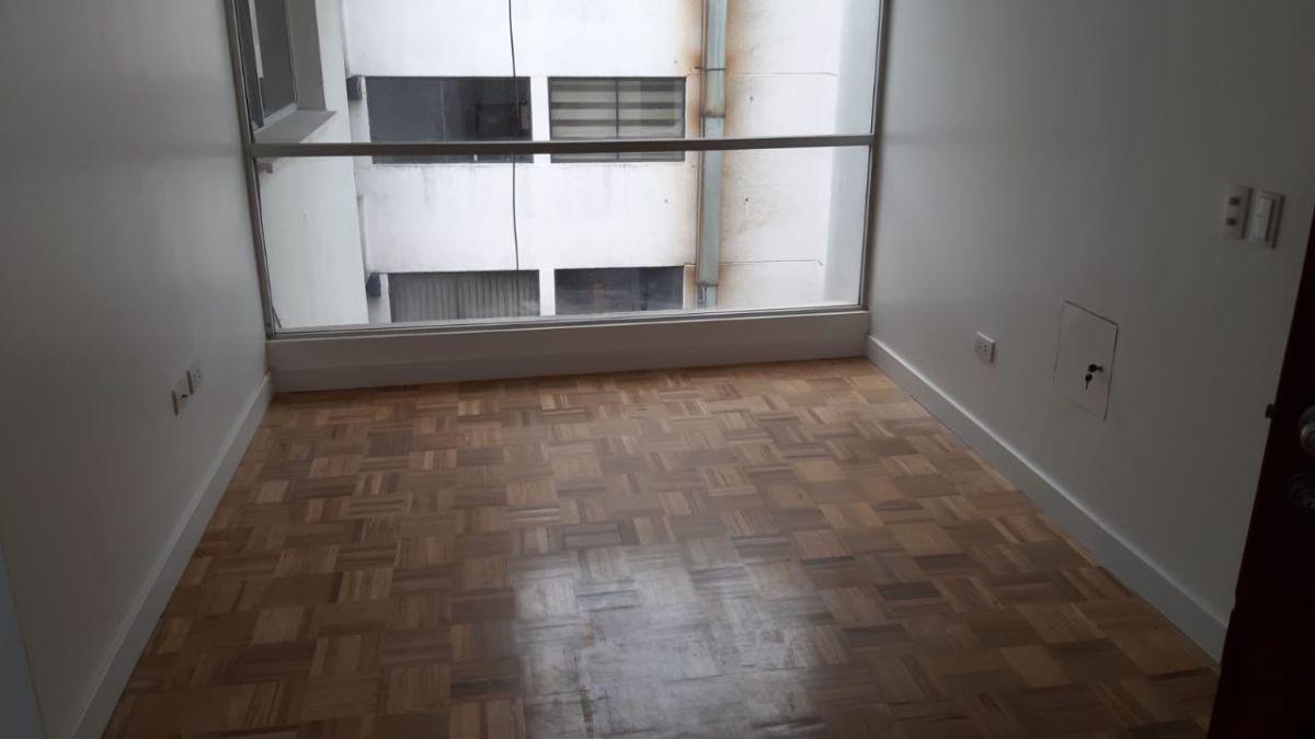 De Venta Hermoso Departamento Remodelado 100% en Sector Gonzalez Suarez — imagen 3