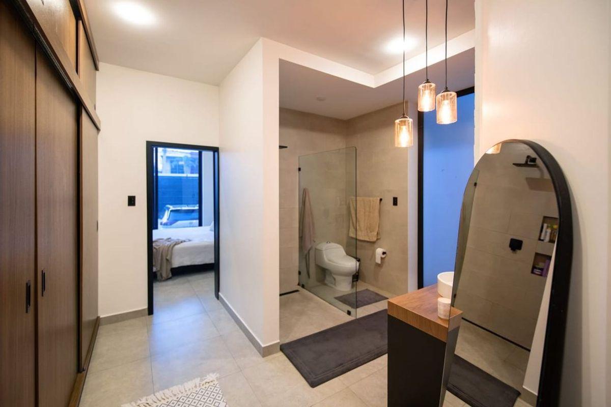 Casa Independiente con Piscina de Venta Portoviejo, Manabí — imagen 3