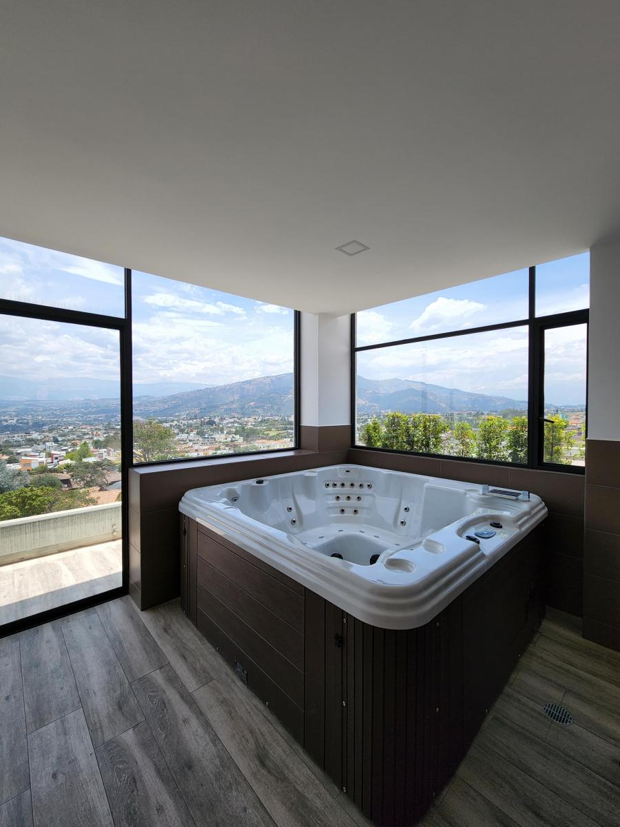 Hermoso Departamento de Venta con Amplio Jardin en Cumbaya — imagen 4