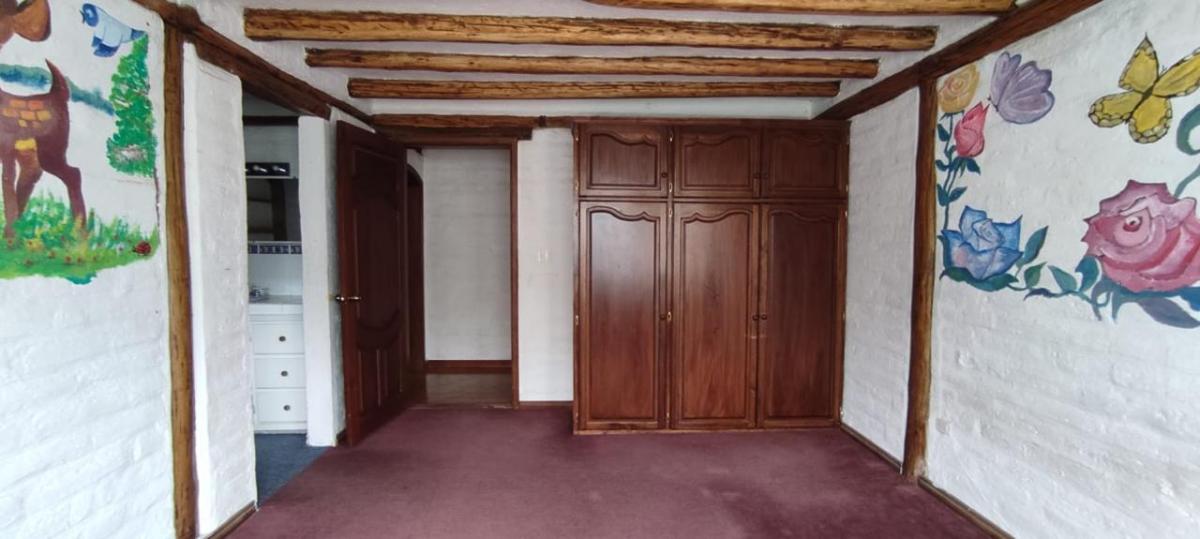 Venta de Hermosa Casa Independiente con Terreno Campestre, Valle de Los Chillos — imagen 4