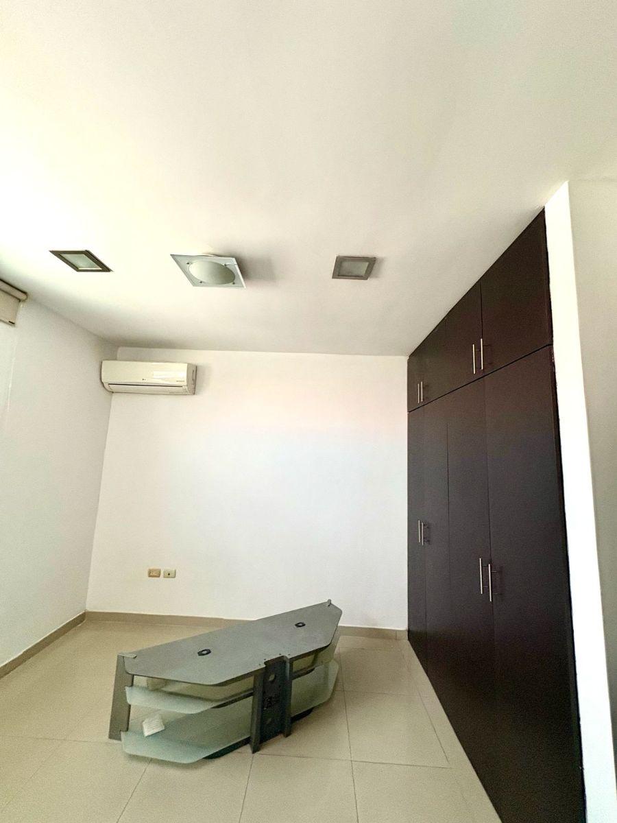 Samborondón, Primeros Kms. Vendo Departamento Segundo Piso Alto, 3 Habitaciones, Guayas — imagen 4