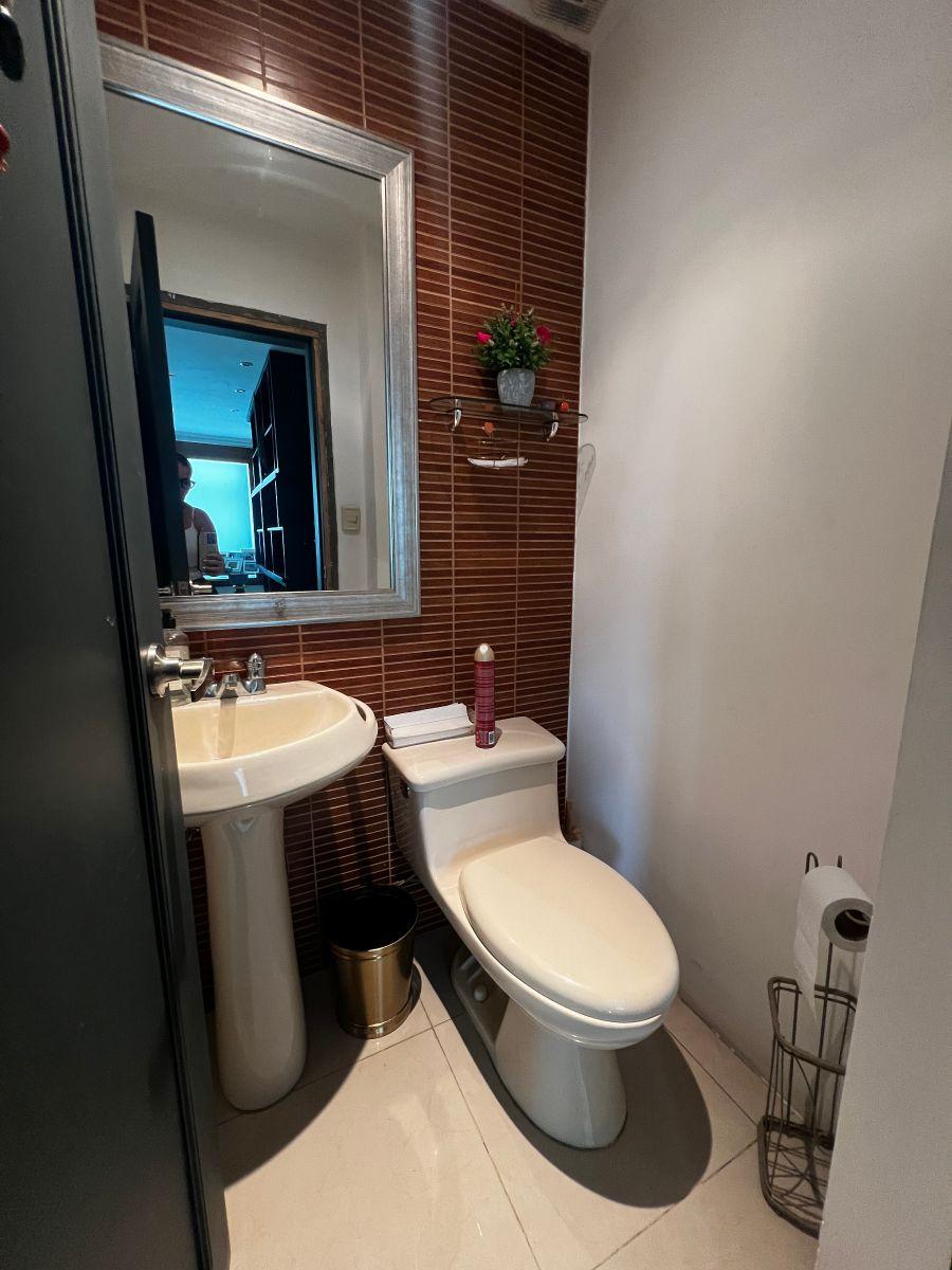 En Venta Dpto Planta Baja con Patio, en Urb. Cerrada, Km.2.5, Sector Uees - Samborondom, 121 m², Guayas — imagen 5