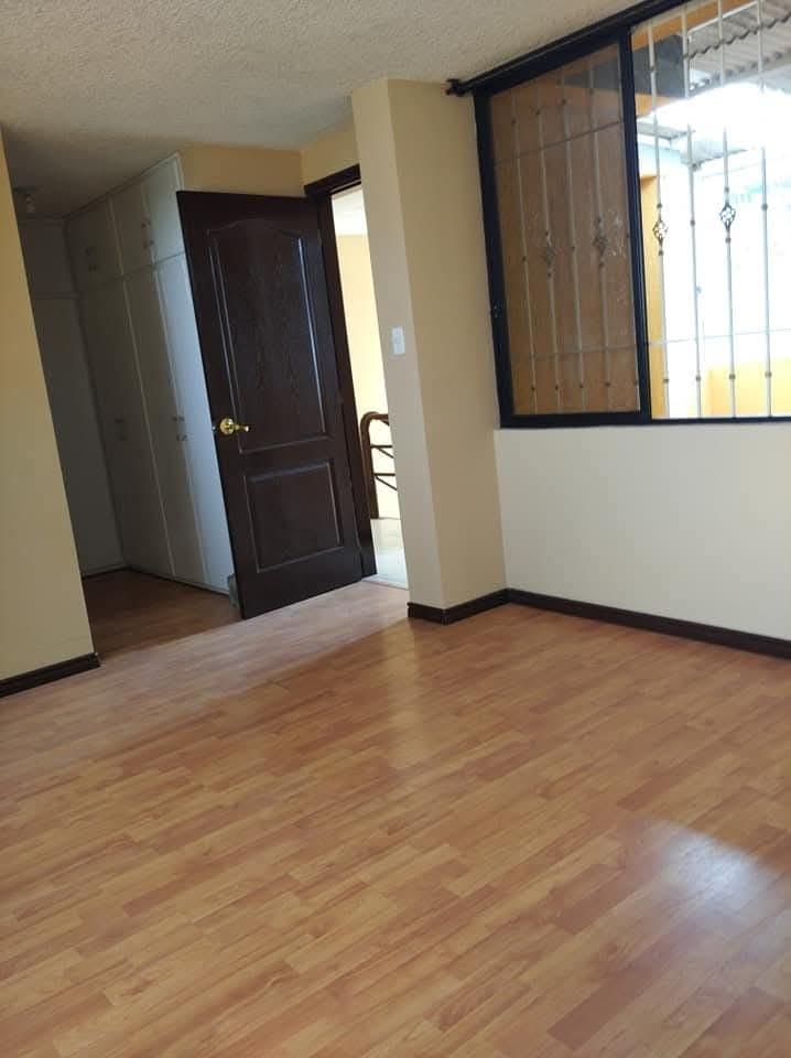 En Venta Linda y Amplia Casa, Sector Pomasqui — imagen 5