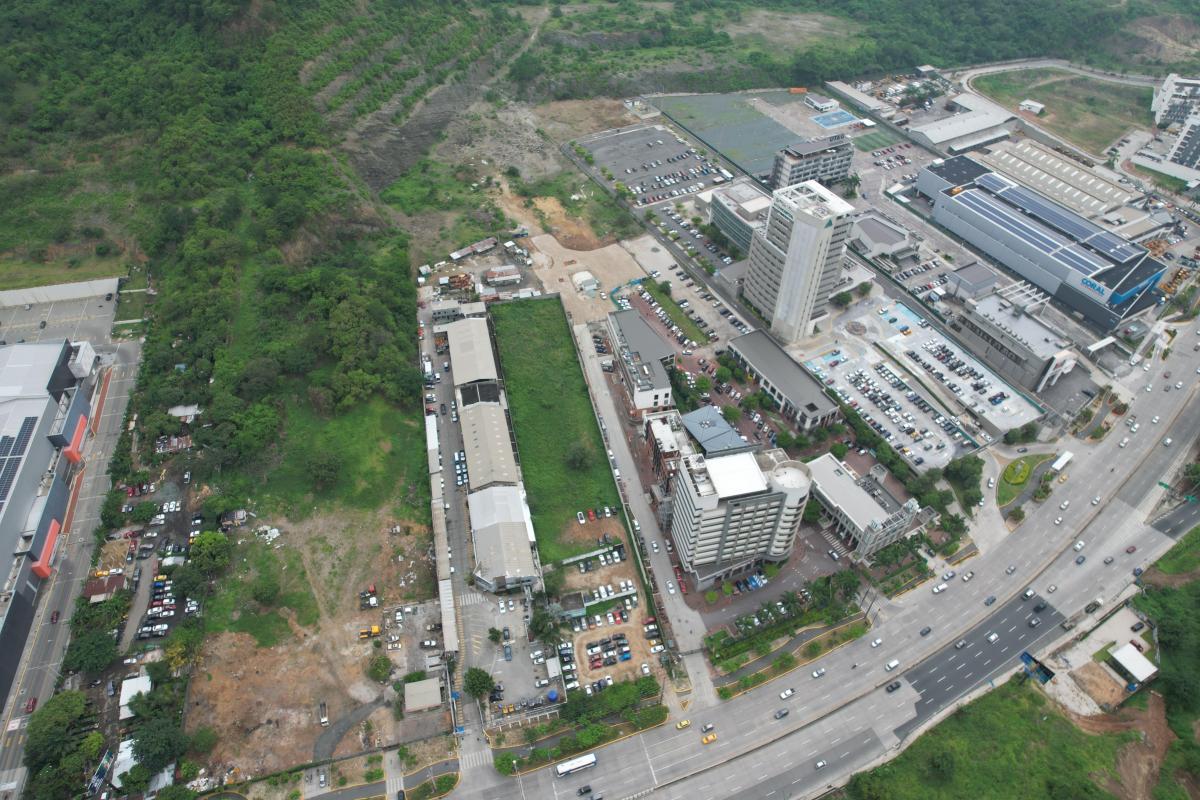 En Venta Terreno Comercial en Av del Bombero - Guayaquil - Mae. Recalde, Guayas — imagen 3