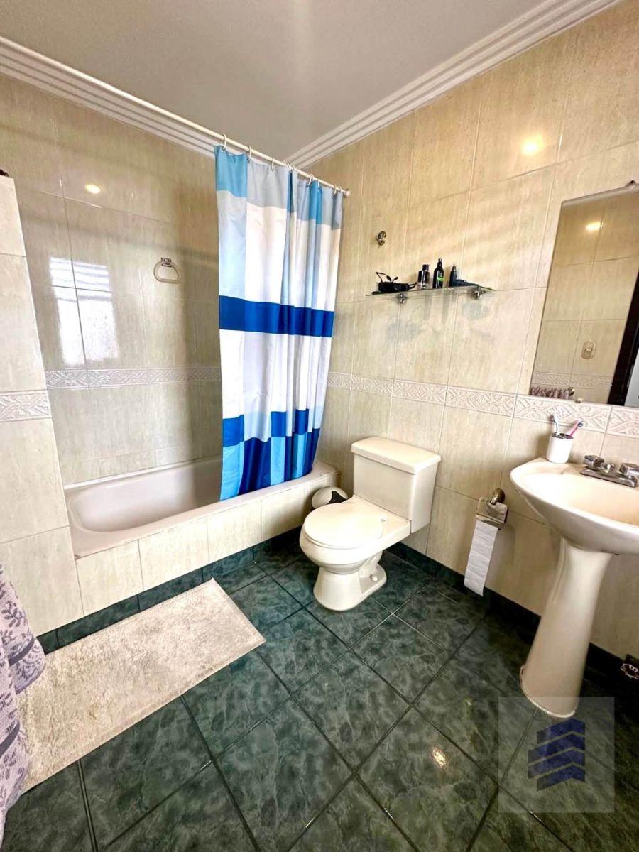 De Oportunidad Hermoso Departamento Dúplex en Venta | Av Loja y Remigio Crespo – Cuenca, Azuay — imagen 4