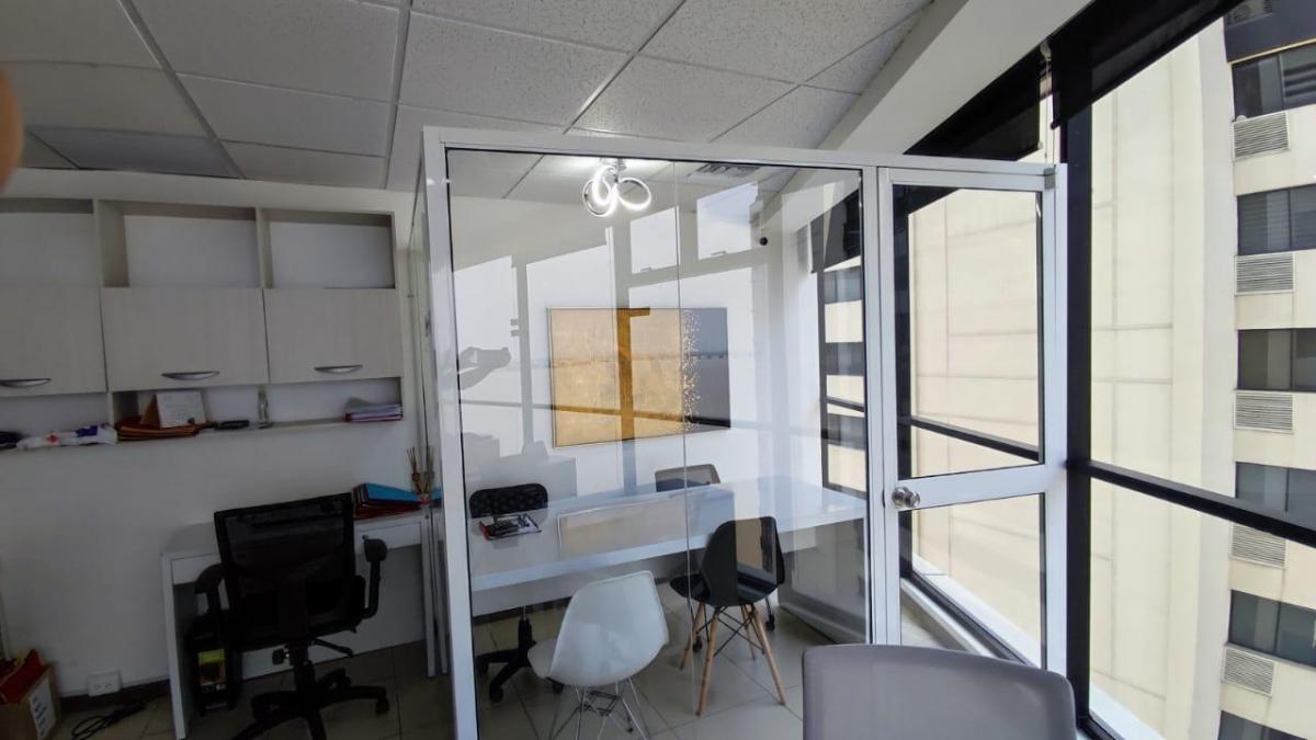 Venta Oficina Puerto Santa Ana Edificio Emporium, Guayas — imagen 3