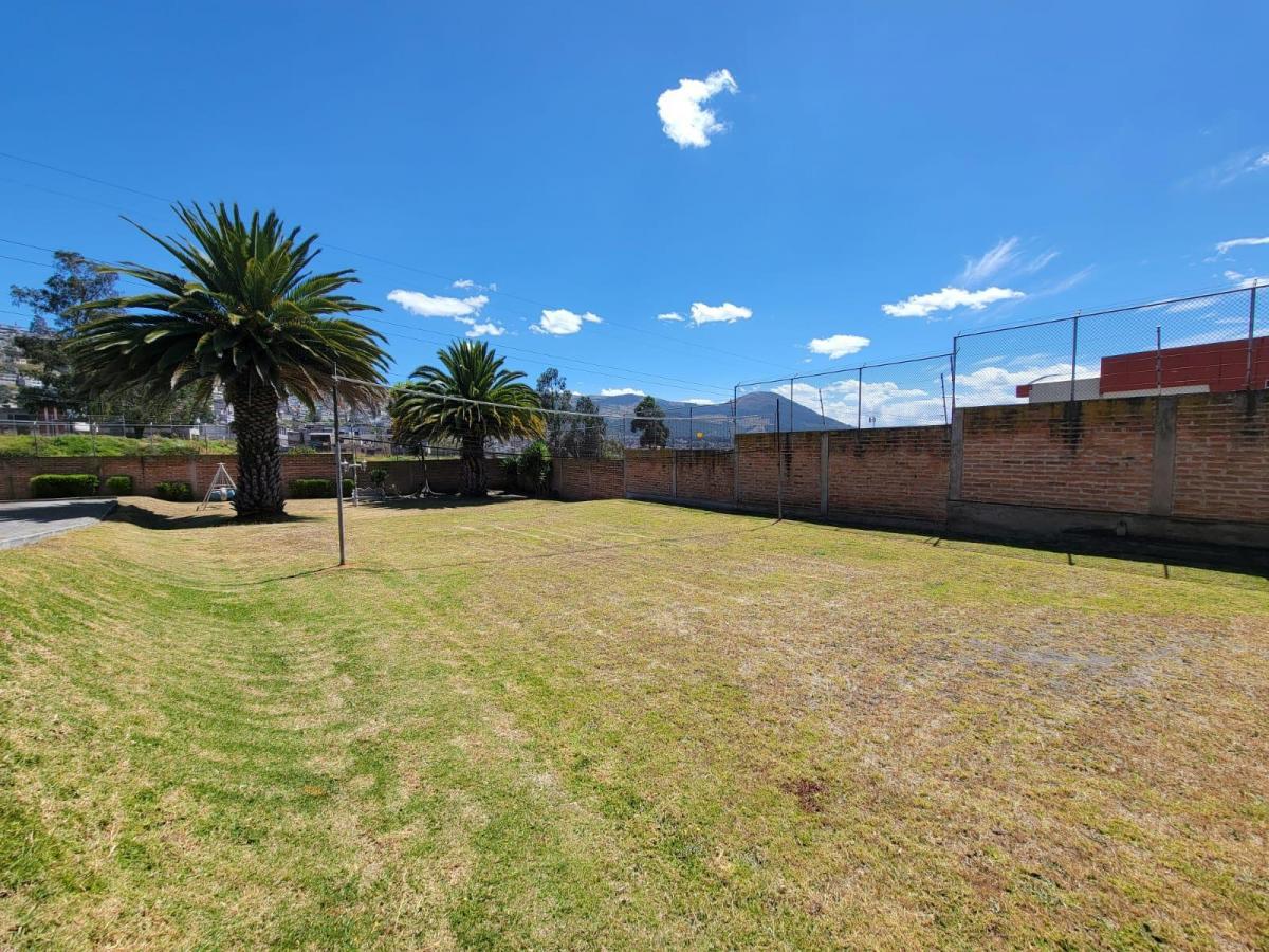 Terreno de Venta en La Urbanización El Condado de 600 m Norte de Quito — imagen 4
