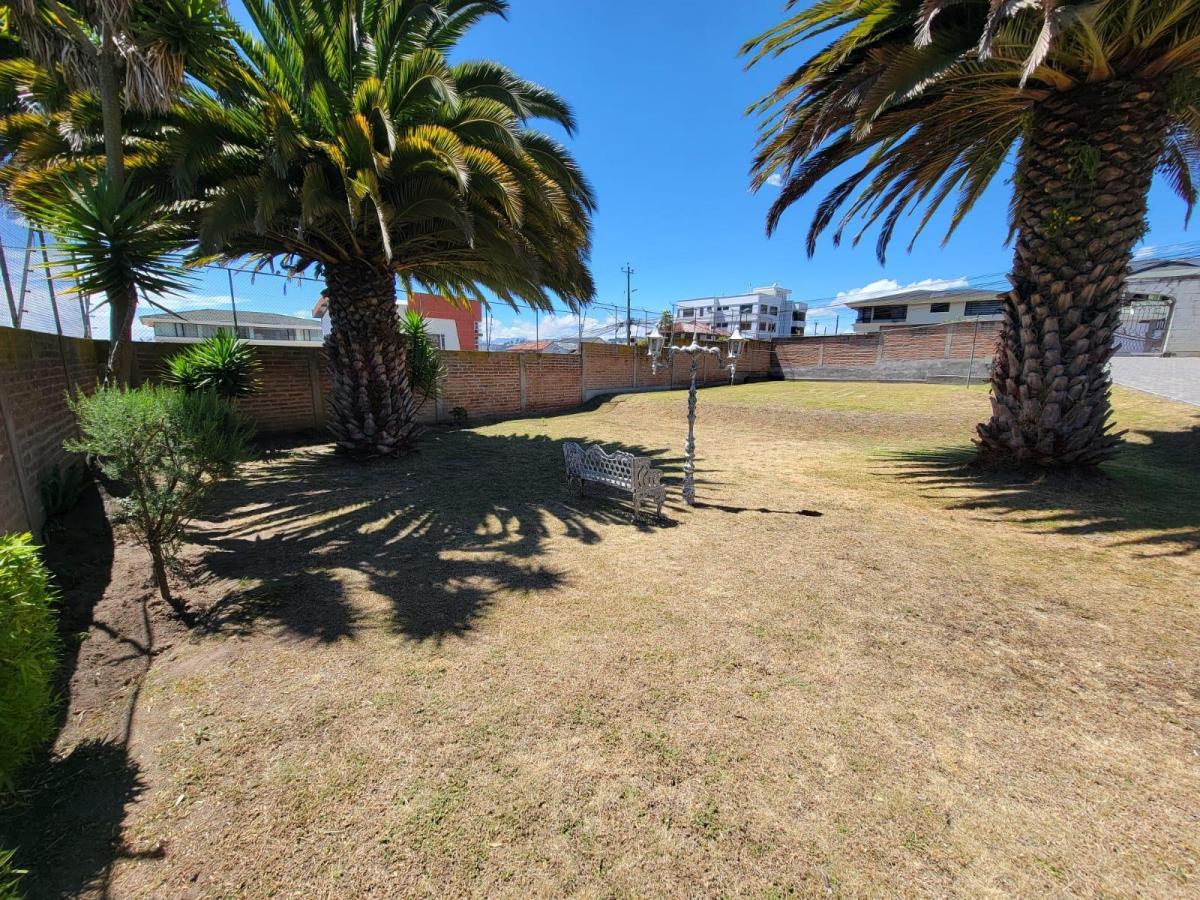 Terreno de Venta en La Urbanización El Condado de 600 m Norte de Quito — imagen 3