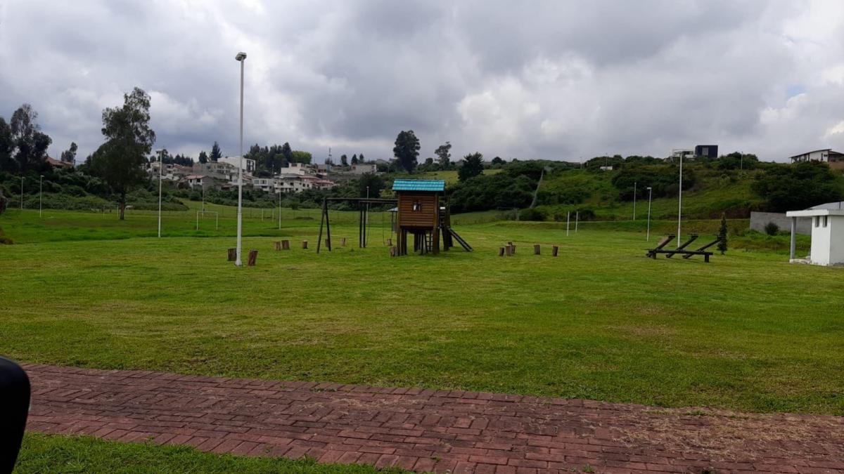 Valle de Los Chillos Terreno Plano Sector La Espe Dentro de Urbanización — imagen 3