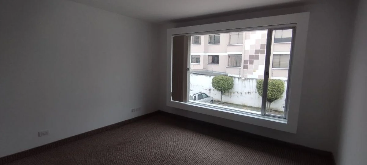 Linda Casa en Venta 184 m² en Excelente Estado 4 Dorm. Amagasí Conjunto Privado. Remodelada — imagen 4