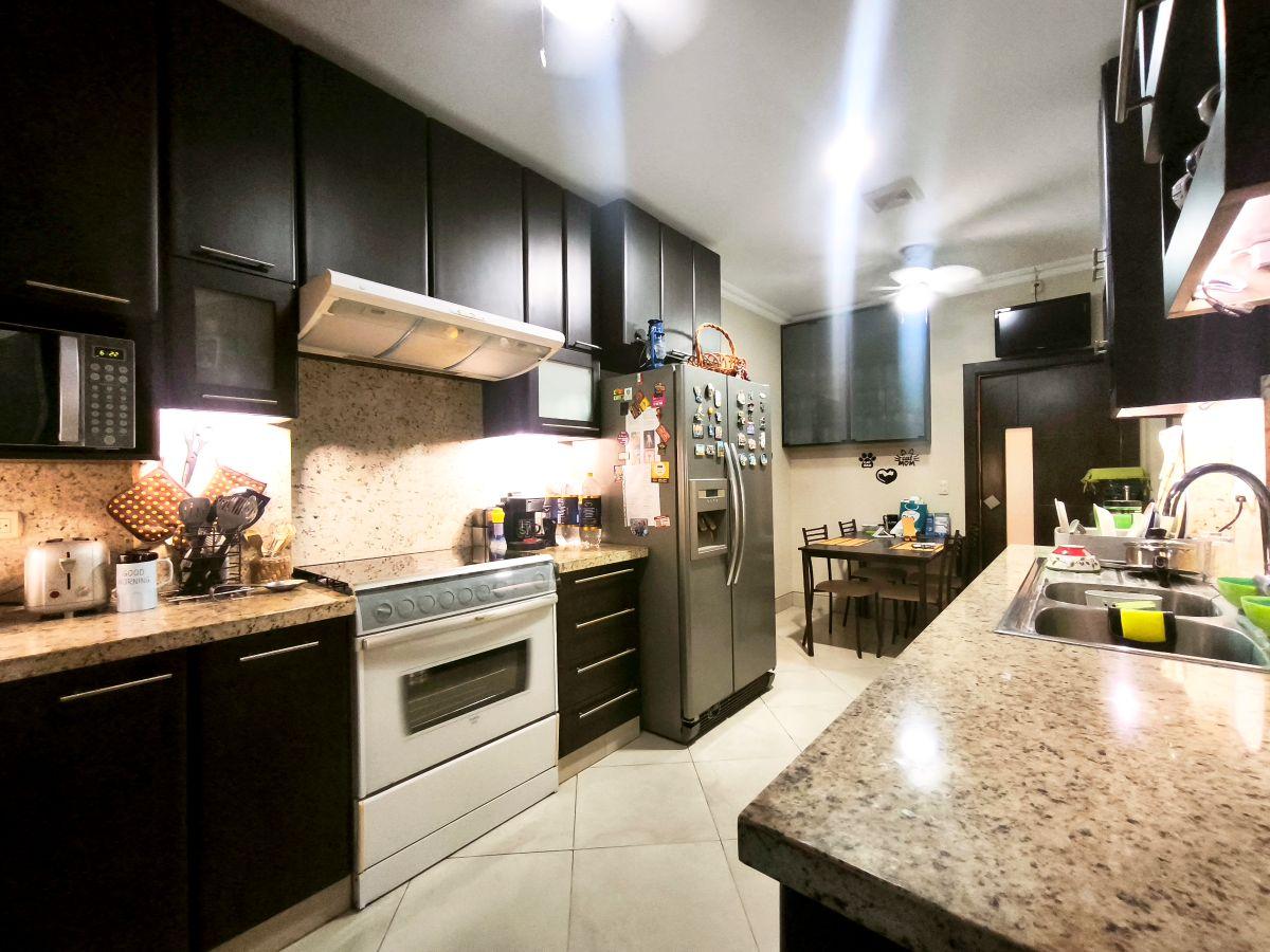 Casa en Venta en Urbanización Terrasol con 4 Dorm. Km 6 Vía a Samborondón, Guayas — imagen 4
