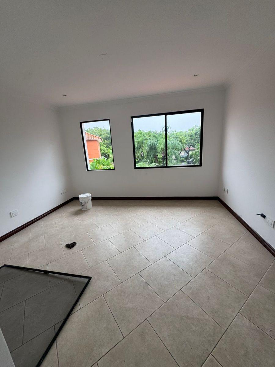 Casa en Samborondón con 4 Habitaciones y 714 m² en Venta, Al Rio, Guayas — imagen 4