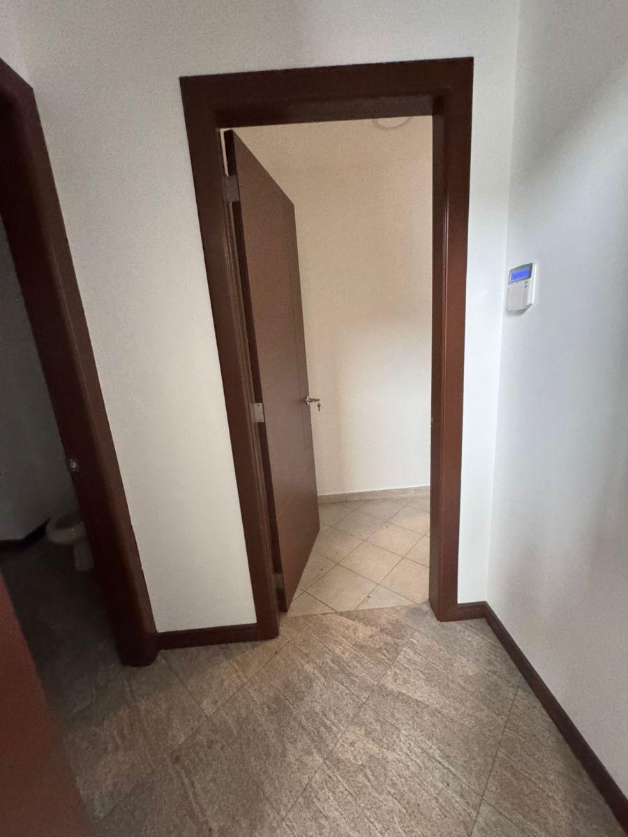 Casa en Samborondón con 4 Habitaciones y 714 m² en Venta, Al Rio, Guayas — imagen 3