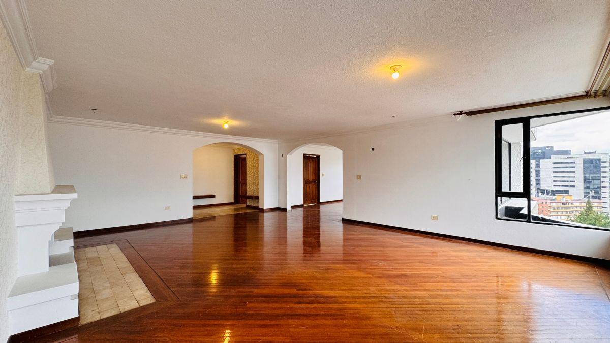 Vendo Amplio Departamento Sector Tunel Guayasamin Espectacular Vista! — imagen 4