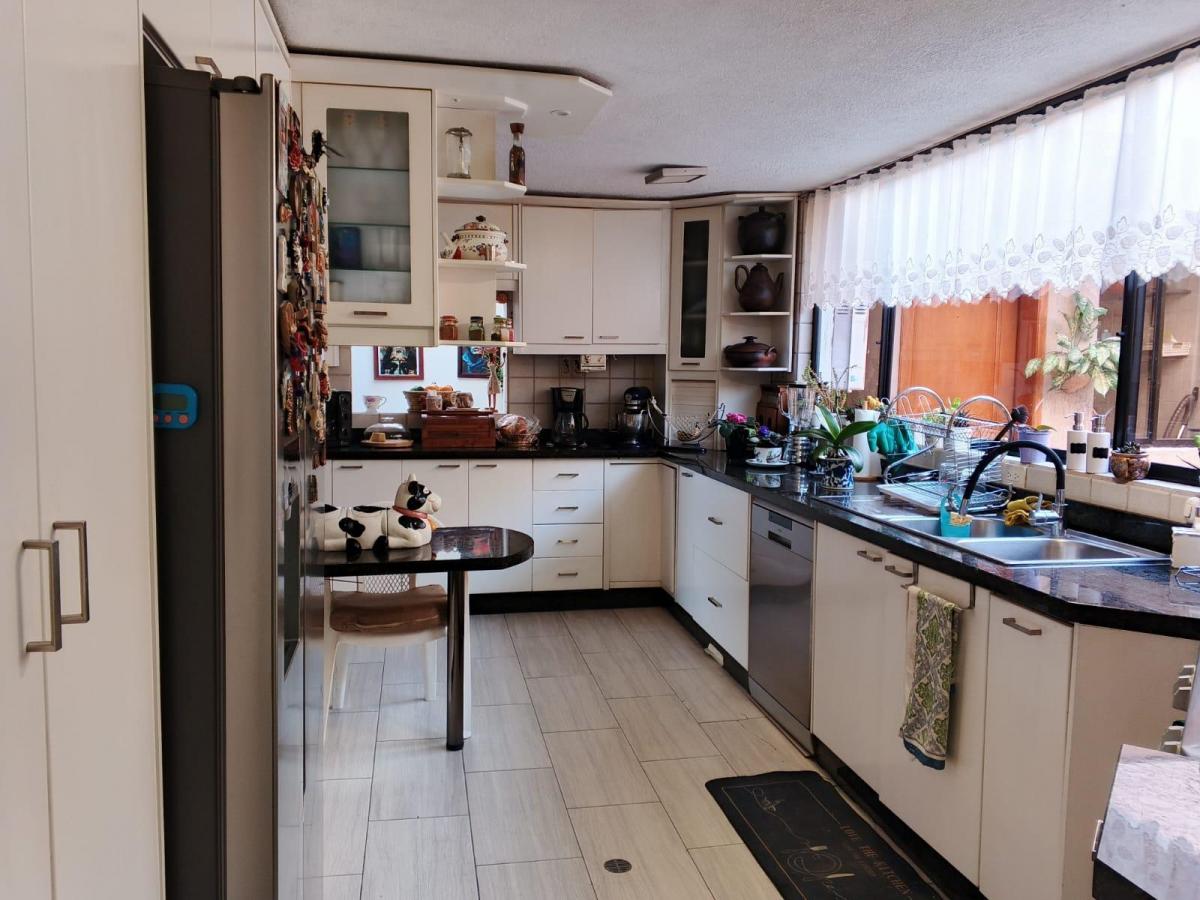 Vendo Exclusiva Casa Independiente, 4 Habit. con Baño Privado, Jardín. Cumbayá — imagen 3