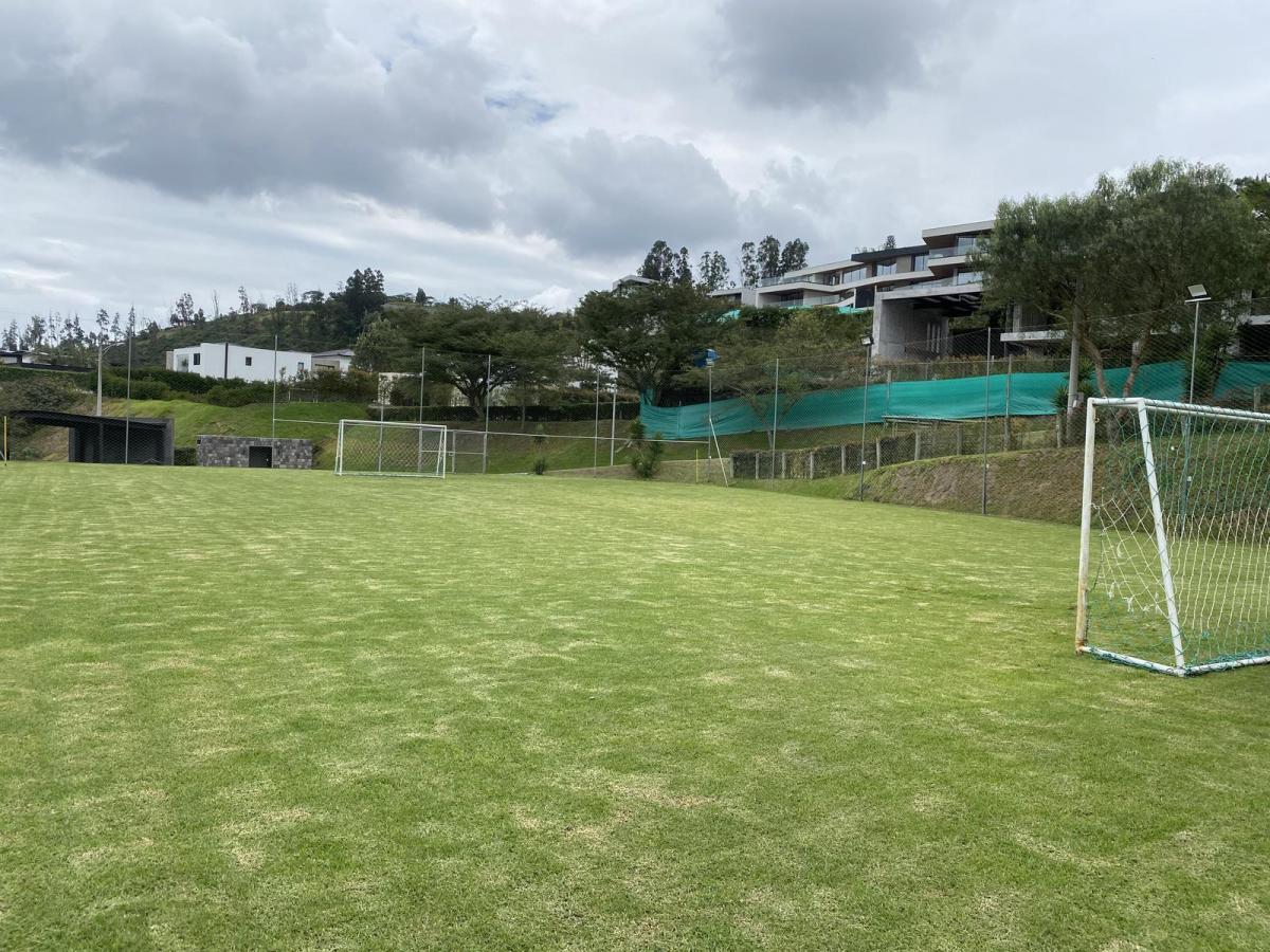 Terreno de Venta en Urbanización Cerrada y Exclusiva en Cumbayá. La Quinta — imagen 5
