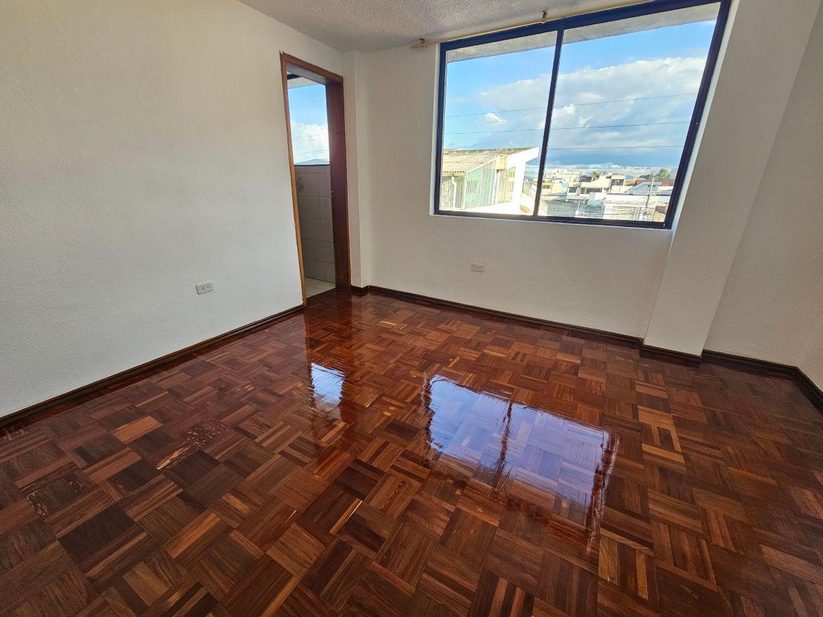 Venta Departamento de 128 m² 3 Dorm. La Florida, Ex Aeropuerto, Calle Shuaras Parqueadero — imagen 3